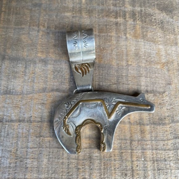 Very Large Spirit Bear Pendant Sterling Silver Native American Vintage - Picture 10 of 10